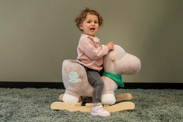 Jeanne ist 16 Monaten alt und 80 cm groß 