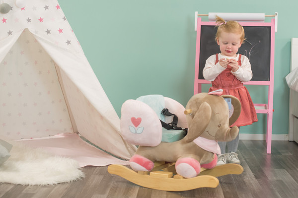 Nattou schaukelpferd.