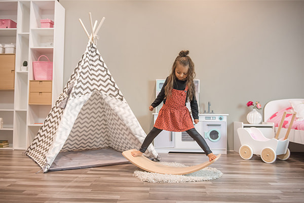 Avalon ist 4 Jahre alt und 100 cm groß