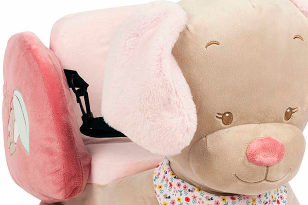 Mit Sicherheitsgurt.