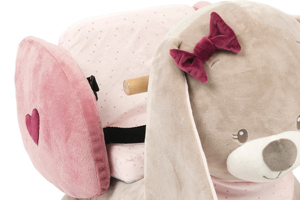 Mit Sicherheitsgurt.