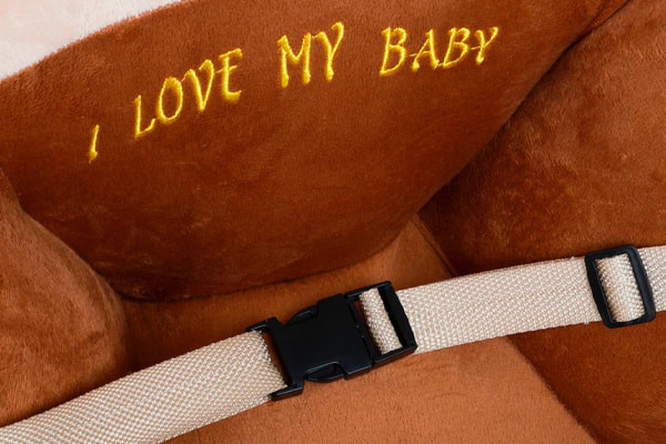 Mit Sicherheitsgurt.