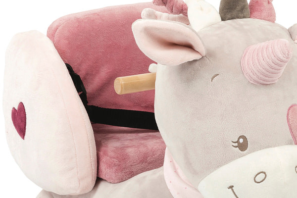 Mit Sicherheitsgurt.